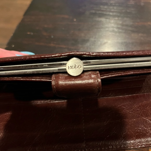 Woman's leather wallet - Picture 6 of 9